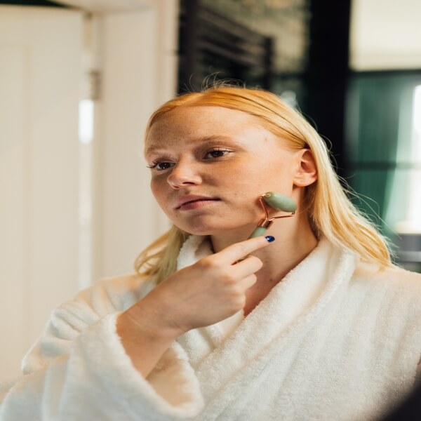 Jade Roller Facial Tool, Skin Care Face Roller Massager, Muscle Relaxer